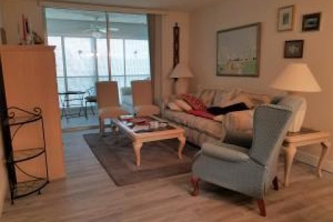 Condo in Delray Beach, Florida, 2 bedrooms  № 2245906 - photo 10