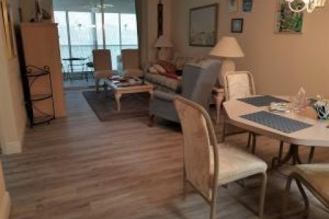 Condo in Delray Beach, Florida, 2 bedrooms  № 2245906 - photo 8