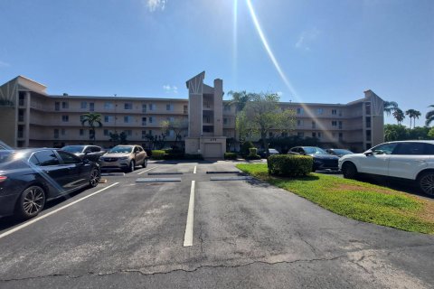 Condo in Delray Beach, Florida, 2 bedrooms  № 2245906 - photo 2