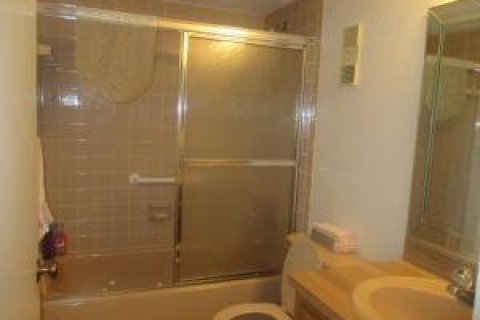 Condo in Delray Beach, Florida, 2 bedrooms  № 2245906 - photo 24