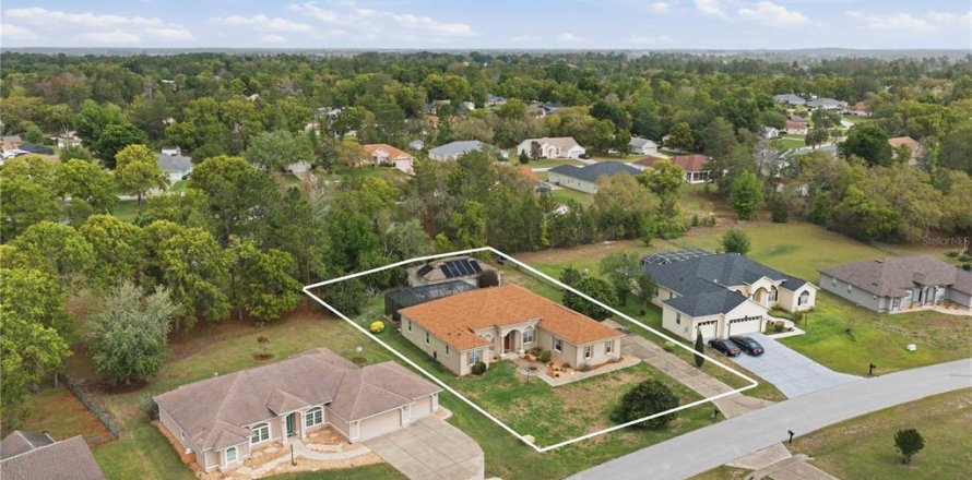 House in Ocala, Florida 4 bedrooms, 248.51 sq.m. № 2150312