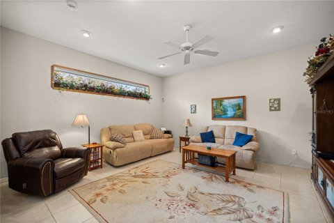 House in Ocala, Florida 4 bedrooms, 248.51 sq.m. № 2150312 - photo 14