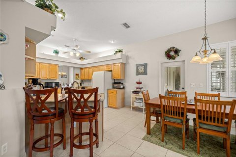 House in Ocala, Florida 4 bedrooms, 248.51 sq.m. № 2150312 - photo 12