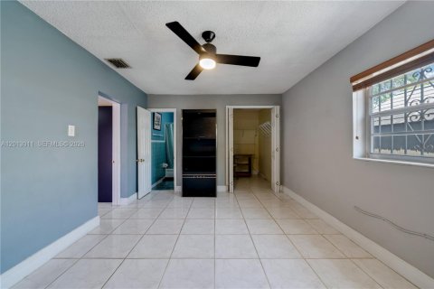 Villa ou maison à vendre à Miami, Floride: 3 chambres № 2075732 - photo 5