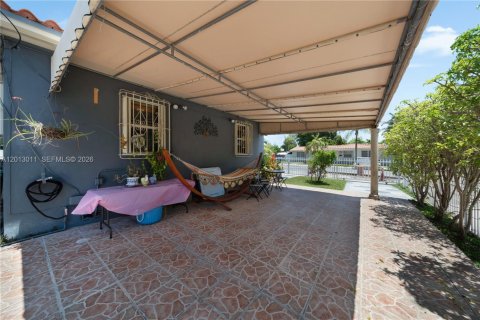 Villa ou maison à vendre à Miami, Floride: 3 chambres № 2075732 - photo 13