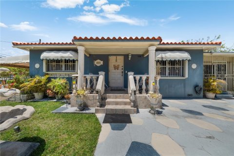 Villa ou maison à Miami, Floride 3 chambres № 2075732