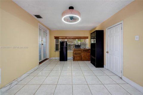 Villa ou maison à vendre à Miami, Floride: 3 chambres № 2075732 - photo 12