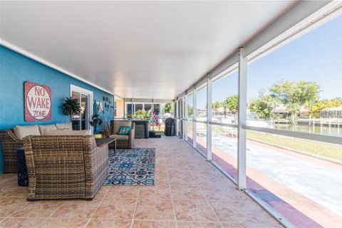 House in Punta Gorda, Florida 3 bedrooms, 151.06 sq.m. № 2238827 - photo 6
