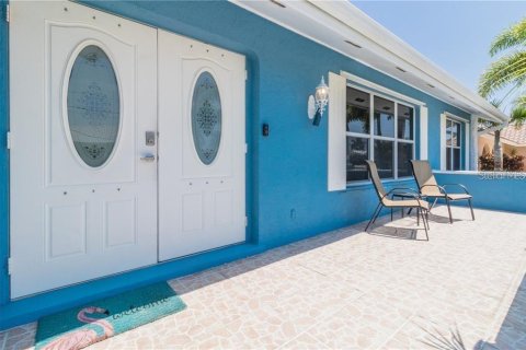House in Punta Gorda, Florida 3 bedrooms, 151.06 sq.m. № 2238827 - photo 10
