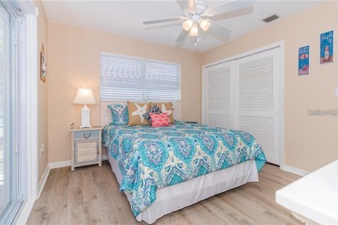 House in Punta Gorda, Florida 3 bedrooms, 151.06 sq.m. № 2238827 - photo 2