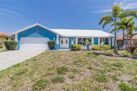 House in Punta Gorda, Florida 3 bedrooms, 151.06 sq.m. № 2238827