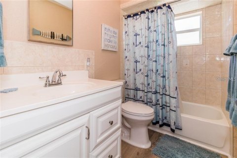 House in Punta Gorda, Florida 3 bedrooms, 151.06 sq.m. № 2238827 - photo 29