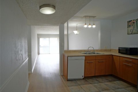 Copropriété à louer à Tampa, Floride: 2 chambres, 99.22 m2 № 1813298 - photo 2