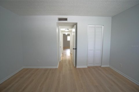 Copropriété à louer à Tampa, Floride: 2 chambres, 99.22 m2 № 1813298 - photo 4