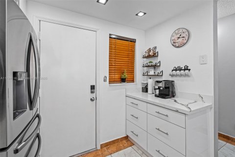 Купить кондоминиум в Халландейл-Бич, Флорида 1 спальня, 78.69м2, № 1871409 - фото 13