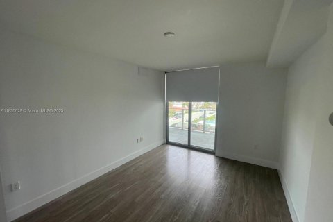 Copropriété à vendre à Bay Harbor Islands, Floride: 2 chambres, 122.72 m2 № 1981081 - photo 16