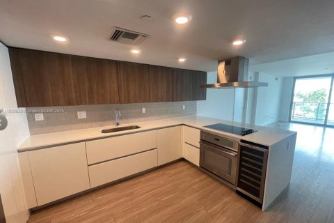 Copropriété à vendre à Bay Harbor Islands, Floride: 2 chambres, 122.72 m2 № 1981081 - photo 15