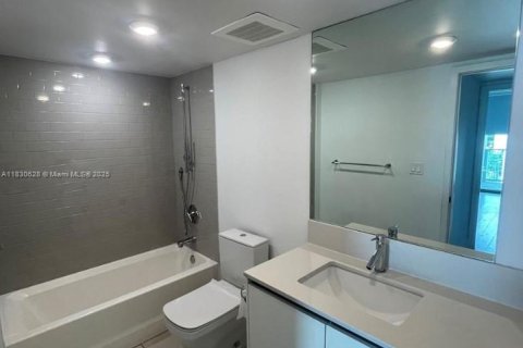 Copropriété à vendre à Bay Harbor Islands, Floride: 2 chambres, 122.72 m2 № 1981081 - photo 14