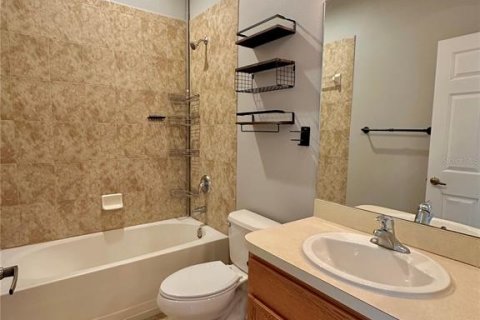 House in New Port Richey, Florida 3 bedrooms, 188.31 sq.m. № 1743278 - photo 8