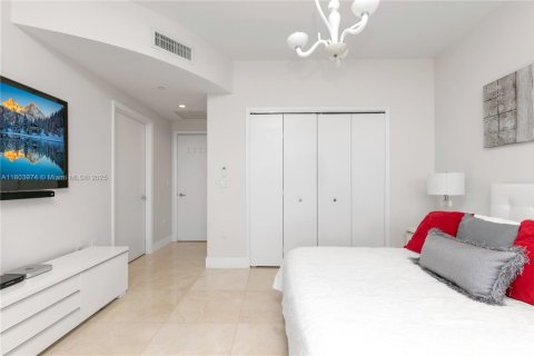Condo in Sunny Isles Beach, Florida, 3 bedrooms  № 1864134 - photo 14