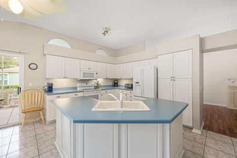 House in The Villages, Florida 2 bedrooms, 152.17 sq.m. № 1821379 - photo 9