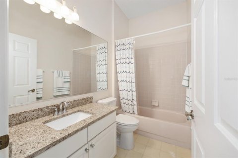 House in The Villages, Florida 2 bedrooms, 152.17 sq.m. № 1821379 - photo 24