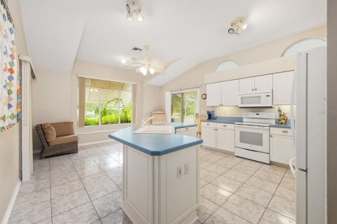 House in The Villages, Florida 2 bedrooms, 152.17 sq.m. № 1821379 - photo 11