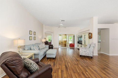 House in The Villages, Florida 2 bedrooms, 152.17 sq.m. № 1821379 - photo 4