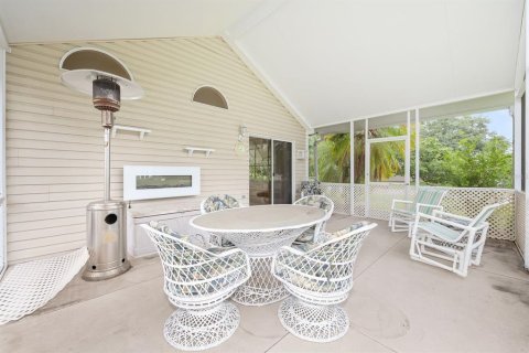 House in The Villages, Florida 2 bedrooms, 152.17 sq.m. № 1821379 - photo 27