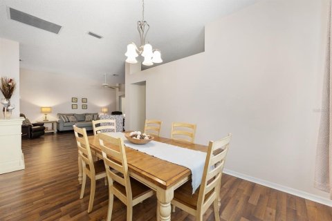 House in The Villages, Florida 2 bedrooms, 152.17 sq.m. № 1821379 - photo 8