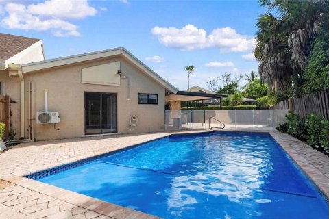 Townhouse in Boca Raton, Florida 2 bedrooms, 151.15 sq.m. № 2175424