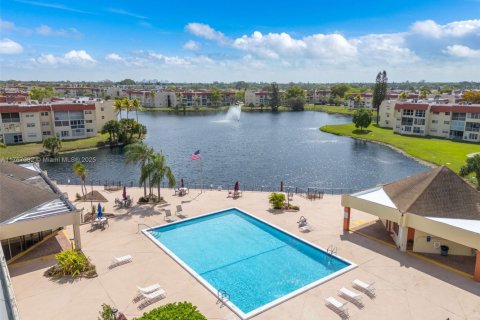 Купить кондоминиум в Санрайз, Флорида 1 спальня, 59.46м2, № 1979869 - фото 18