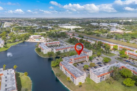 Купить кондоминиум в Санрайз, Флорида 1 спальня, 59.46м2, № 1979869 - фото 23