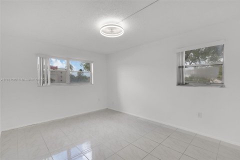 Купить кондоминиум в Санрайз, Флорида 1 спальня, 59.46м2, № 1979869 - фото 11