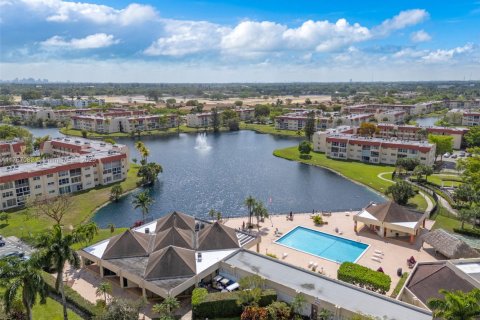 Купить кондоминиум в Санрайз, Флорида 1 спальня, 59.46м2, № 1979869 - фото 19