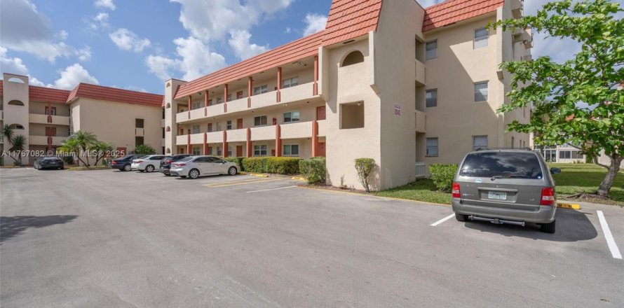 Кондоминиум с 1 спальней в Санрайз, Флорида № 1979869