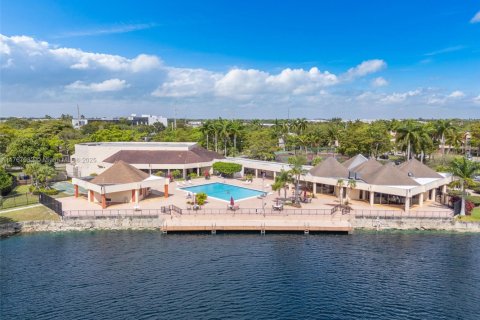 Купить кондоминиум в Санрайз, Флорида 1 спальня, 59.46м2, № 1979869 - фото 26