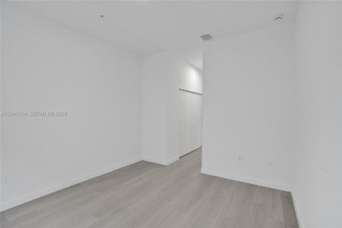 Condo in Miami, Florida, 1 bedroom  № 2086440 - photo 16