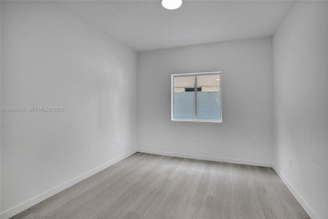 Condo in Miami, Florida, 1 bedroom  № 2086440 - photo 14