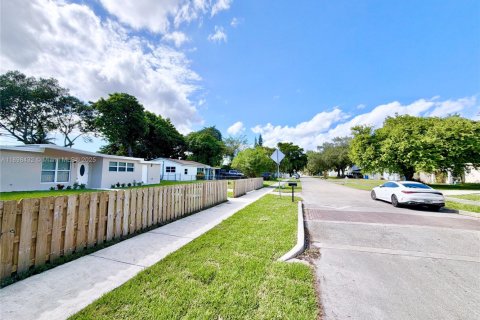 Villa ou maison à vendre à West Park, Floride: 3 chambres, 136.94 m2 № 1952928 - photo 6