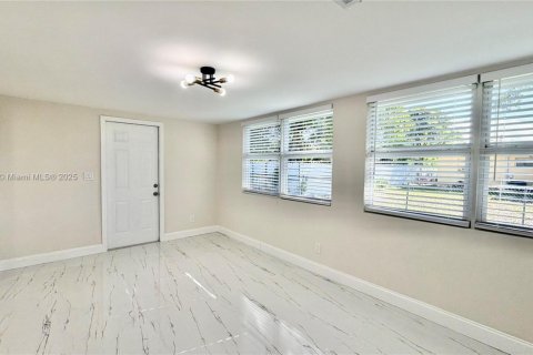 Villa ou maison à vendre à West Park, Floride: 3 chambres, 136.94 m2 № 1952928 - photo 19