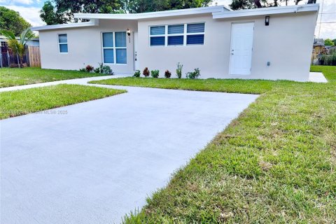 Villa ou maison à vendre à West Park, Floride: 3 chambres, 136.94 m2 № 1952928 - photo 3