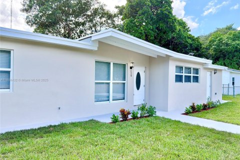 Villa ou maison à vendre à West Park, Floride: 3 chambres, 136.94 m2 № 1952928 - photo 4