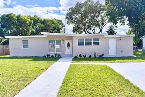 Villa ou maison à vendre à West Park, Floride: 3 chambres, 136.94 m2 № 1952928 - photo 1