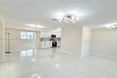 Villa ou maison à vendre à West Park, Floride: 3 chambres, 136.94 m2 № 1952928 - photo 8