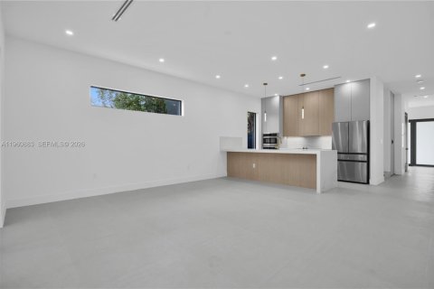 Villa ou maison à vendre à Miami, Floride: 3 chambres, 182.83 m2 № 2025196 - photo 11
