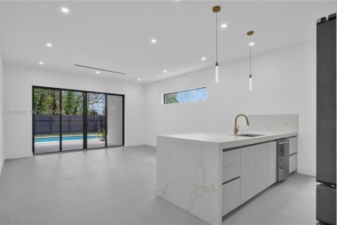 Villa ou maison à vendre à Miami, Floride: 3 chambres, 182.83 m2 № 2025196 - photo 10