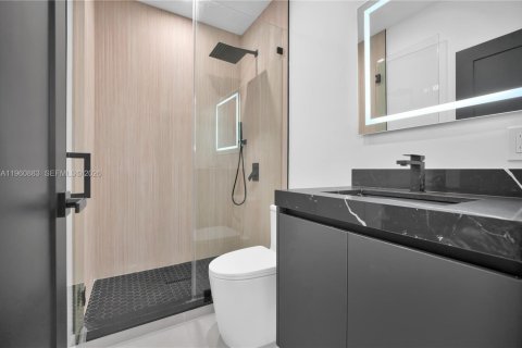 Villa ou maison à vendre à Miami, Floride: 3 chambres, 182.83 m2 № 2025196 - photo 24