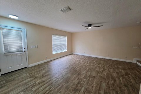 House in Valrico, Florida 3 bedrooms, 130.81 sq.m. № 2395826 - photo 6
