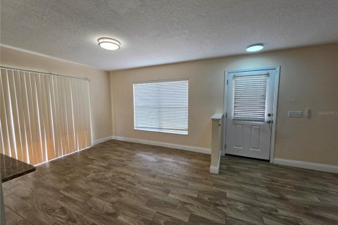 House in Valrico, Florida 3 bedrooms, 130.81 sq.m. № 2395826 - photo 7